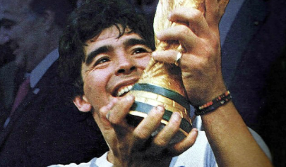 Maradonas kropp må graves opp