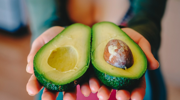 Lei av umodne avocadoer? Slik modner du den på to minutter