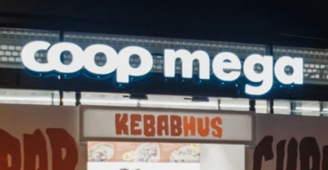 Lange køer utenfor Coop Mega: Gratis kebab til alle