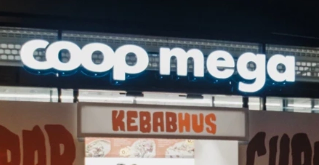Lange køer utenfor Coop Mega: Gratis kebab til alle