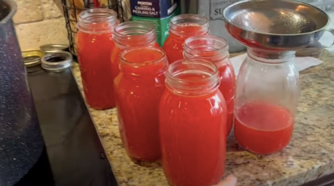 Kvinner drakk 280 ml tomatjuice hver dag – etter åtte uker var effekten bevist