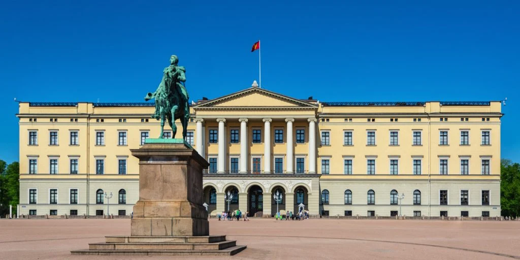 Prins Harry hyller det norske Kongehuset
