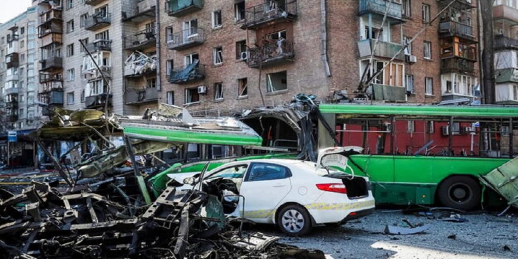 Flere områder ødelagt i Kiev etter russisk missilangrep