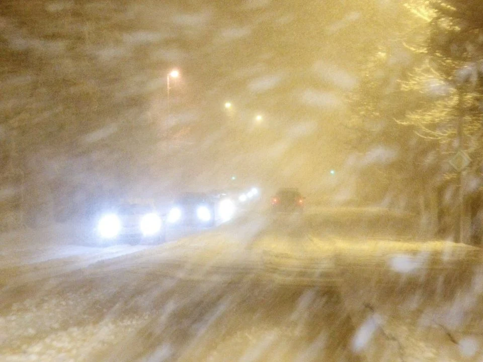 Myndighetene kommer med oppfordring i snøkaoset: Ikke gjør dette!