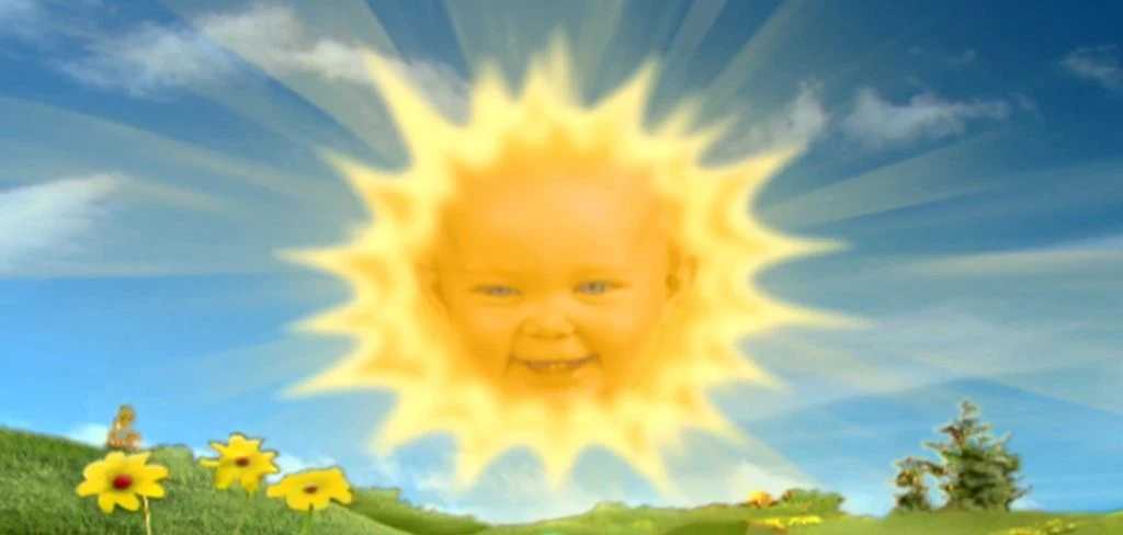 Husker du solbabyen fra Teletubbies? Sånn ser hun ut i dag