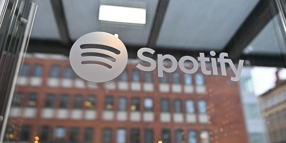 Nå ønsker Spotify å hindre covid-feilinformasjon