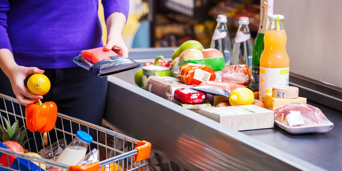 Supermarkedsansatt langer ut mot kundene: «Det går meg på nervene»