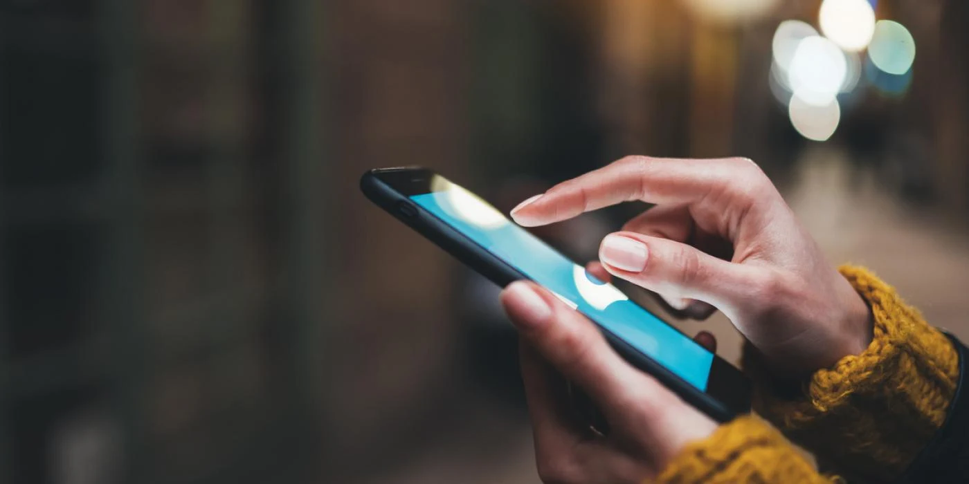 Eksperter advarer: Slik kan du se om noen har hacket telefonen din