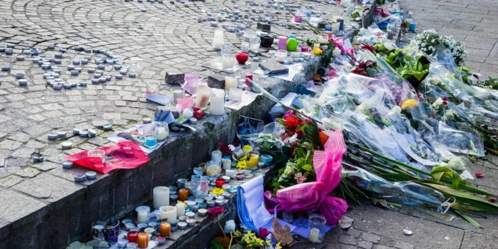 Tragisk ulykke: Tre drept og 17 skadd