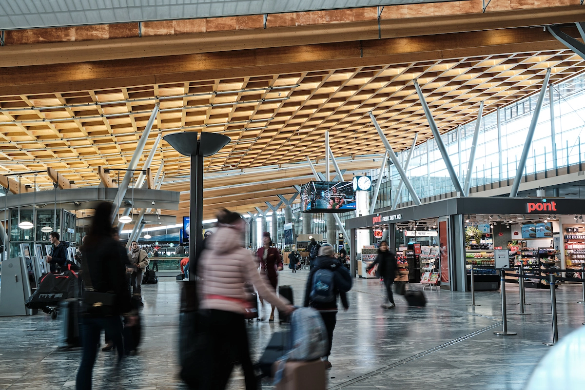 Avinor med klar beskjed til reisende: Forbered dere godt