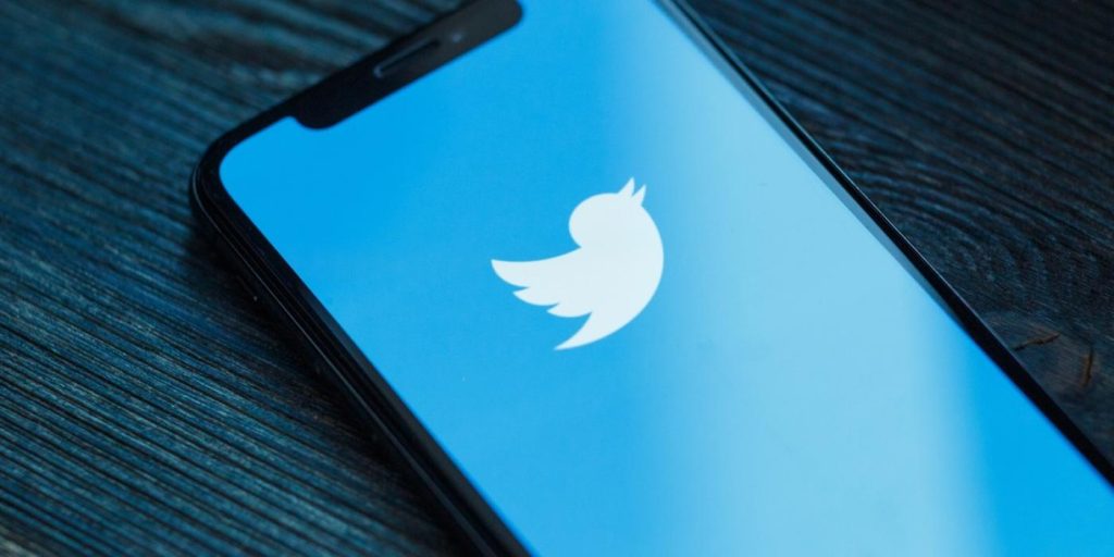 Musk: Twitter risikerer konkurs