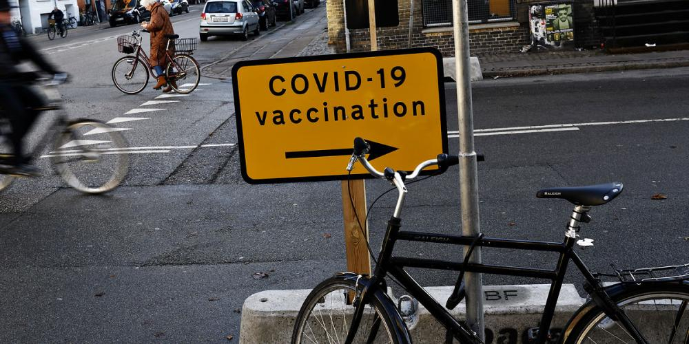 Mann død etter gjenoppliving på vaksinasjonssenter