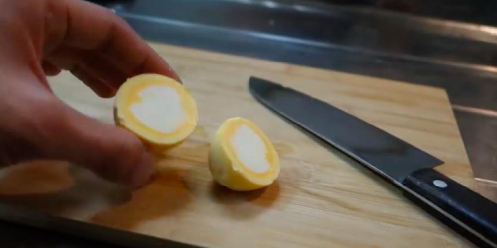 Hvordan koke ut et egg med innsiden ut