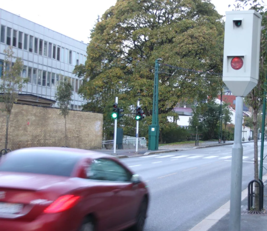 Advarer hver åttende bilist: La heller samboeren overta rattet